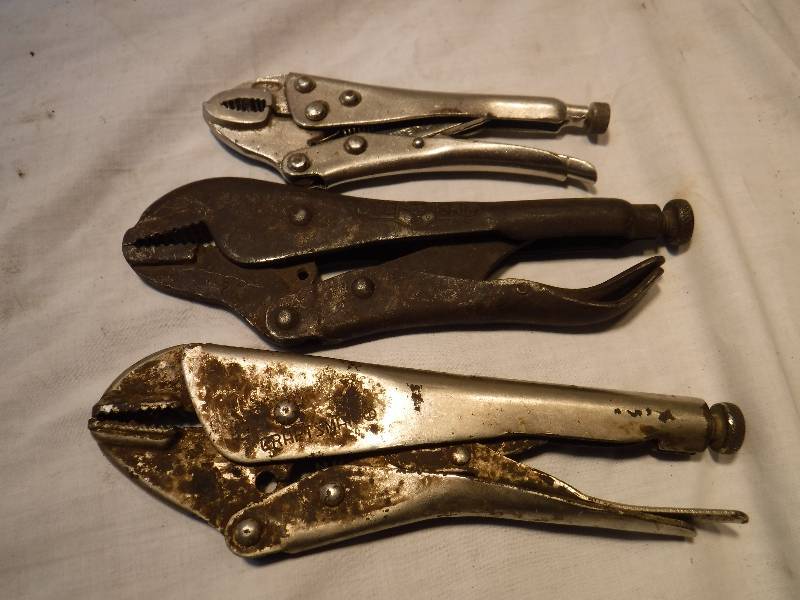lot 1054 image: 3 vise grips various sizes