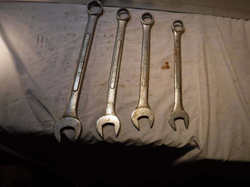 lot 1069 image: 4 wrenches
