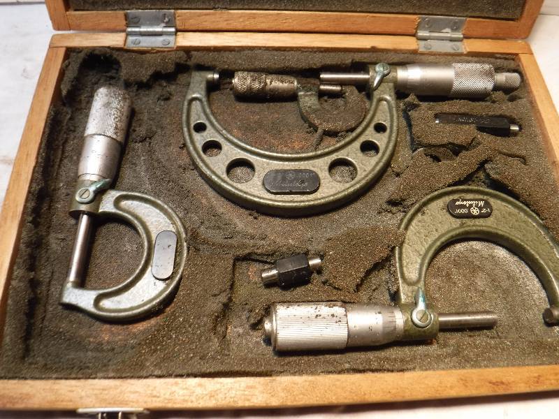 lot 1075 image: mitutoyo micrometer set