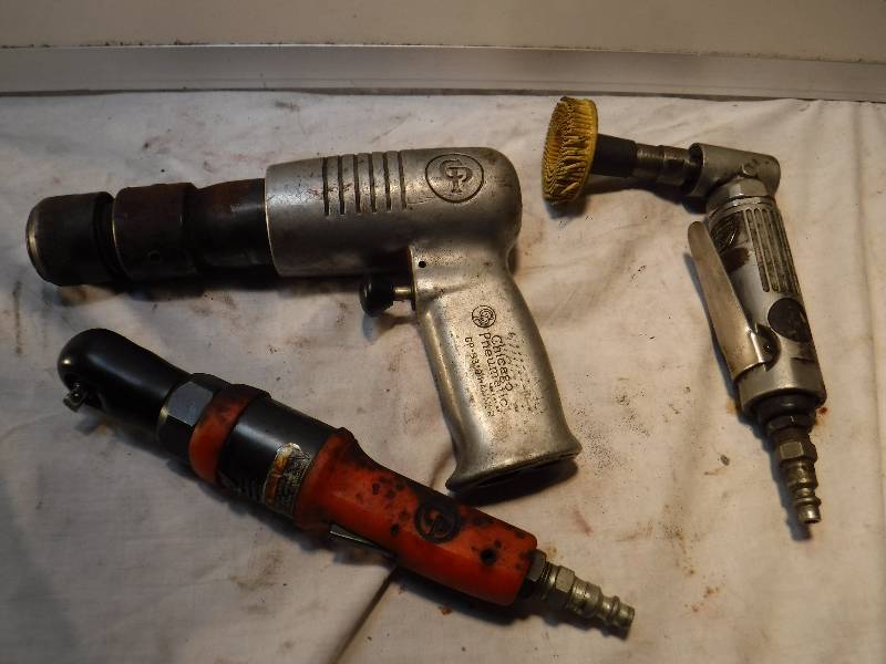 lot 1080 image: lot of air tools
