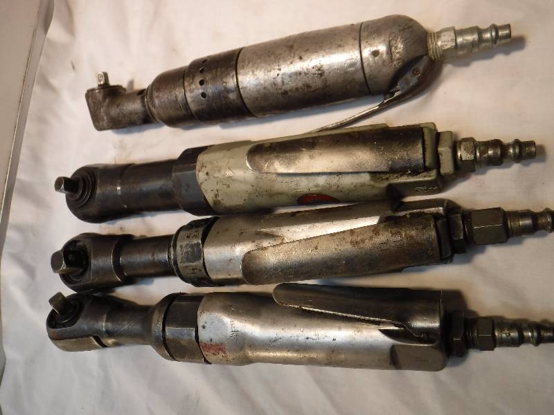 lot 1084 image: lot of air ratchets