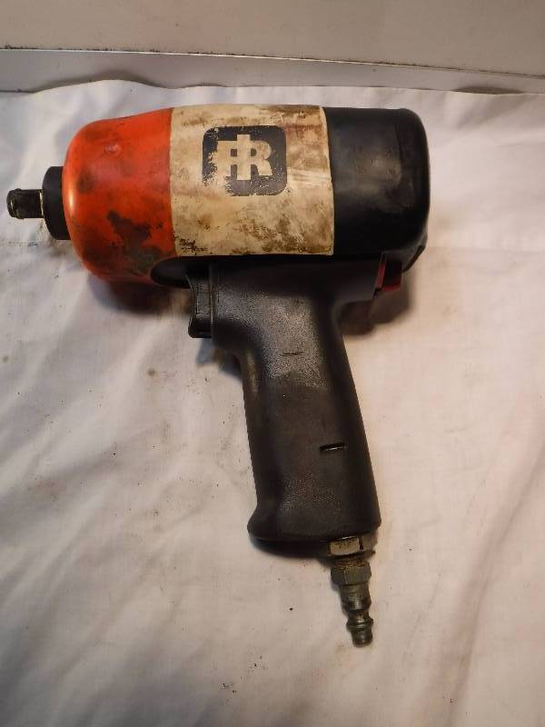 lot 1087 image: 12 air impact wrench