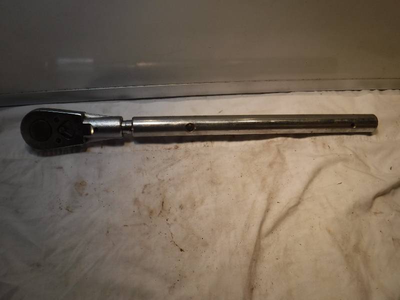 lot 1095 image: Snap On L72T Socket wrench 34