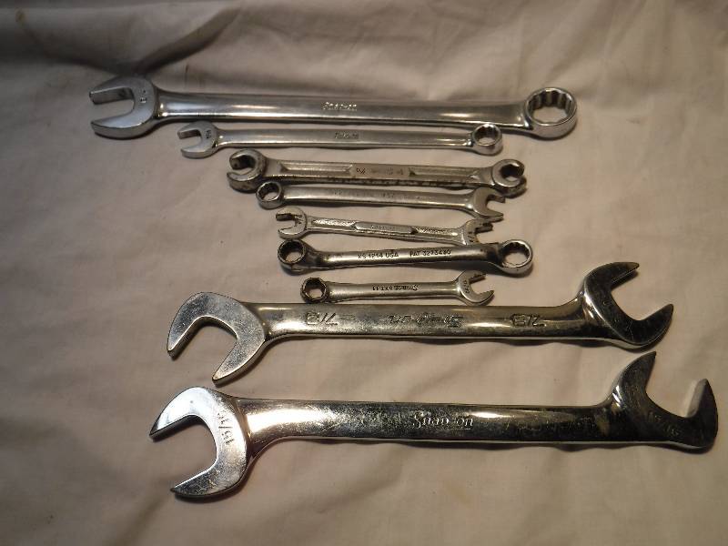 lot 1105 image: 9 Snap On wrenches