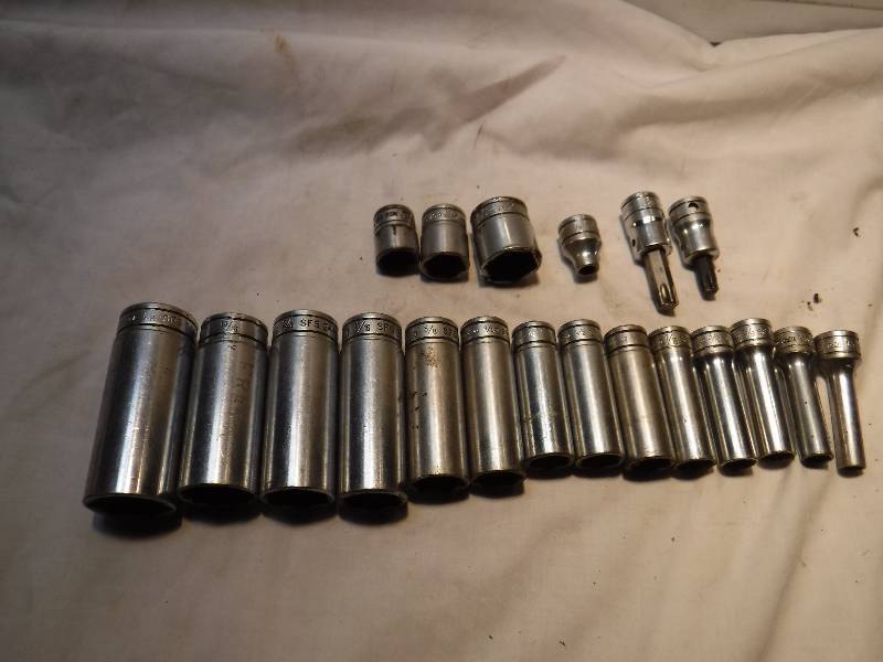 lot 1112 image: 20 Snap on Sockets 38 drive