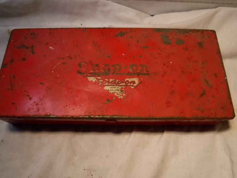 lot 1118 image: Snap on point puller kit and case includes cj81B1