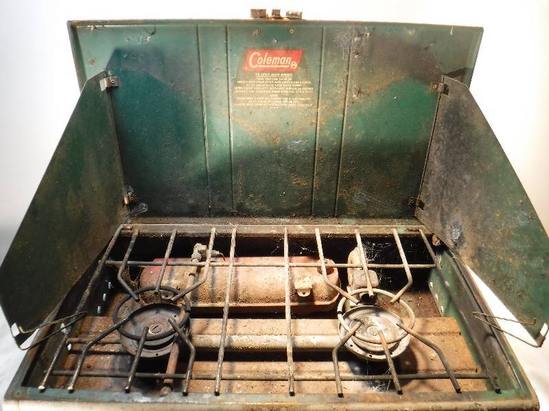 lot 1137 image: Old Coleman camp stove