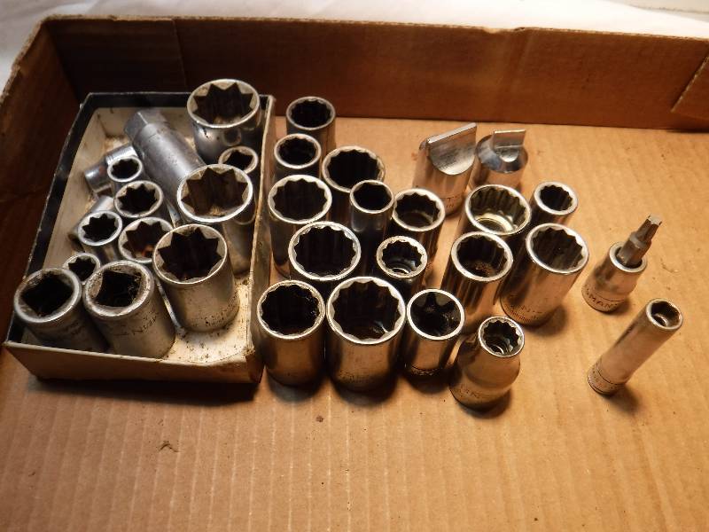 lot 1148 image: Craftsman lot of sockets