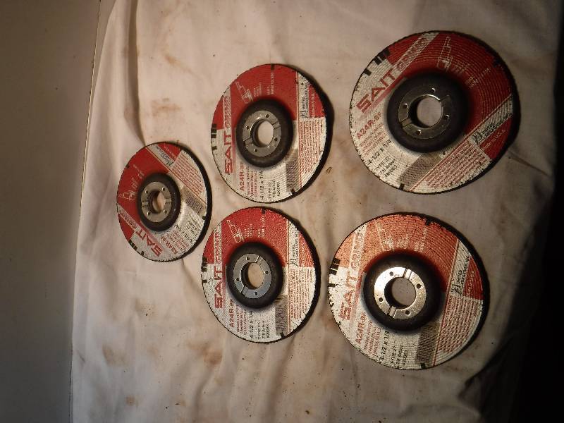 lot 1174 image: 5 grinding disks