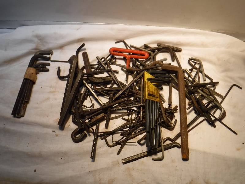 lot 1178 image: Mixed Lot of allen wrenches- includes popular mechanics and craftsman