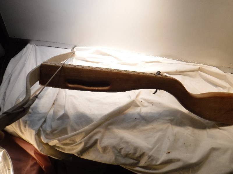 lot 1198 image: Wood crossbow