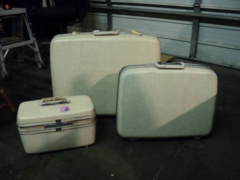 vintage samsonite silhouette suitcase