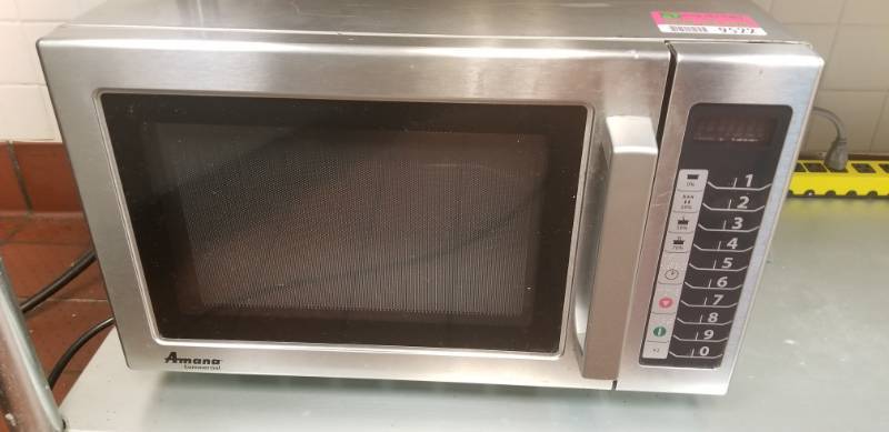 lot 9522 image: Amana Commercial Microwave