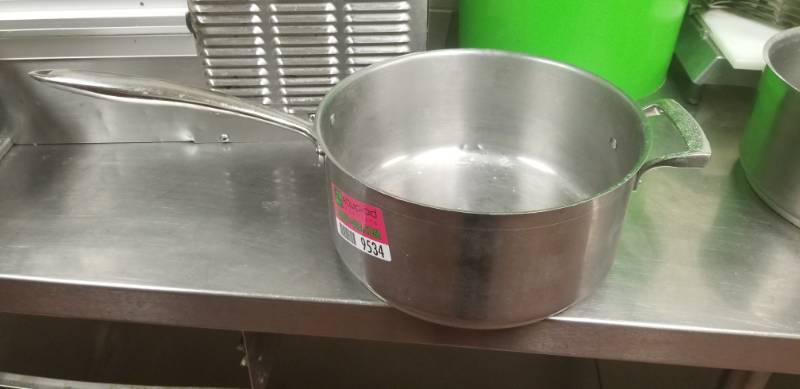 lot 9534 image: Thermalloy 8Qt Sauce Pan