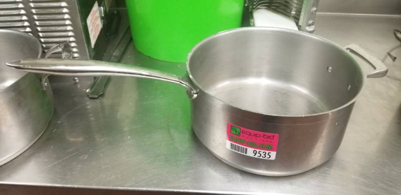 lot 9535 image: Thermalloy 8Qt Sauce Pan