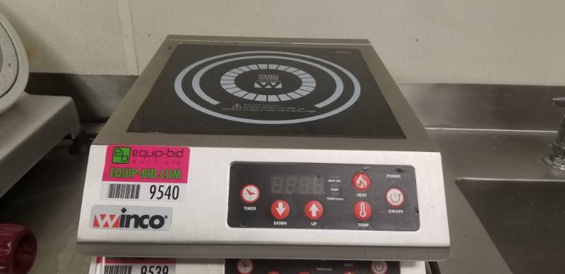 lot 9539 image: Winco Induction Hot Cooking Plate