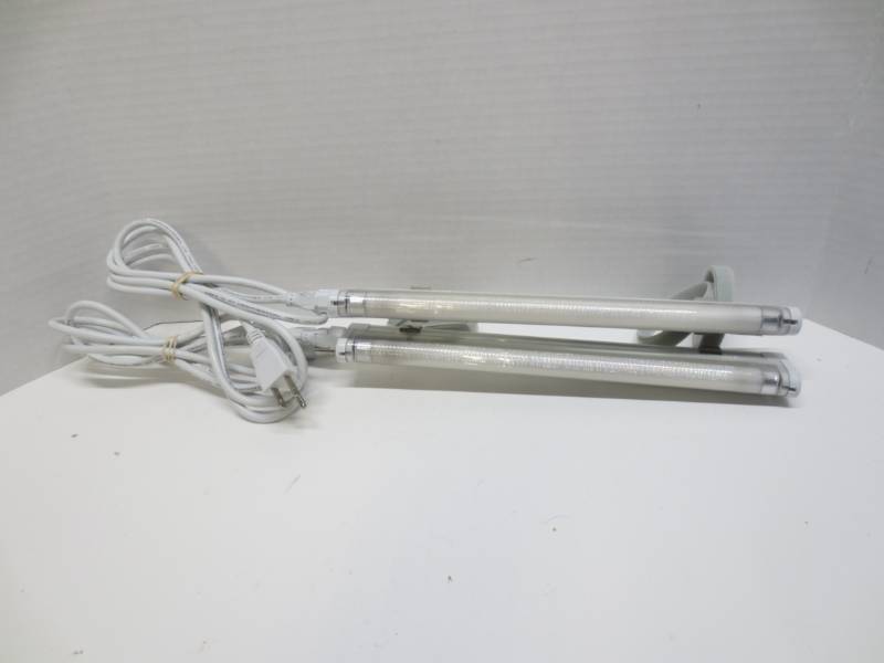 lot 1024 image: Jesco SG5-8W lights