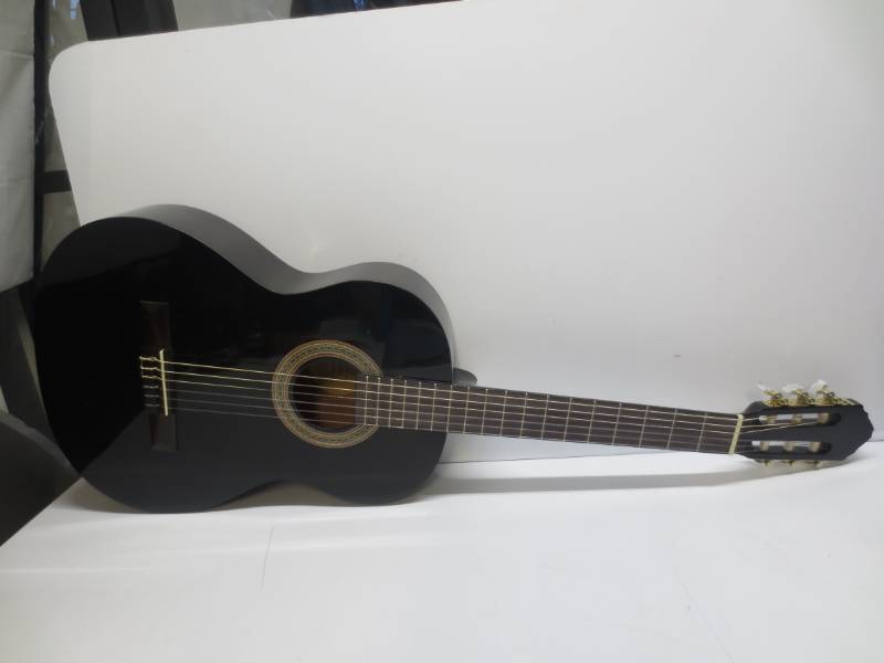 lot 1107 image: Lucero LC100BK