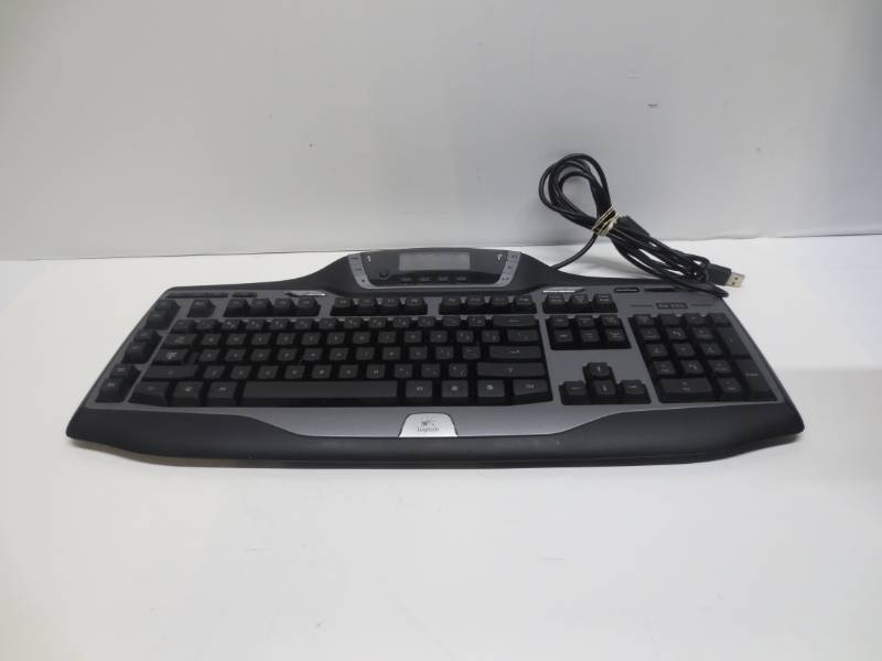 lot 1140 image: Logitech G15 keyboard