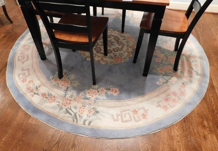 lot 9115 image: Oriental Rug