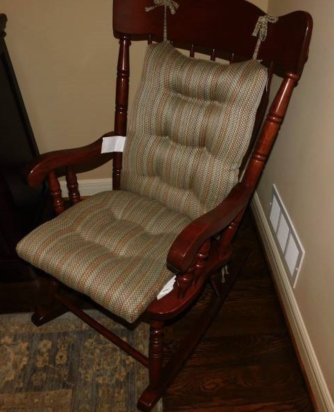 lot 9124 image: Rocking Chair