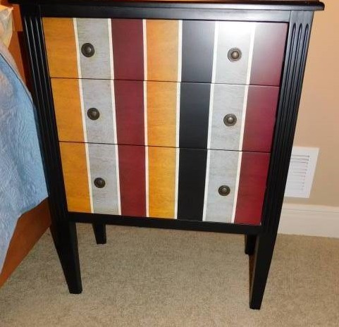 lot 9127 image: 3-Drawer Chests (2)