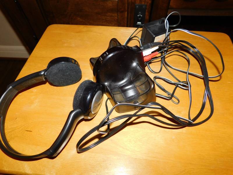 lot 9142 image: Wireless Headphones
