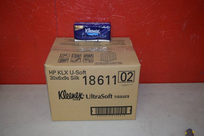 lot 426 image: 180 Kleenex Ultra Soft Pocket Pack Travel Tissue Packs