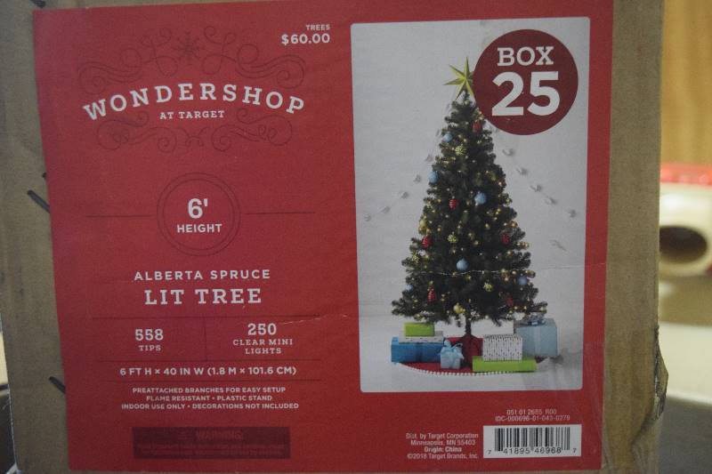 lot 8 image: Wondershop Prelit Christmas Tree
