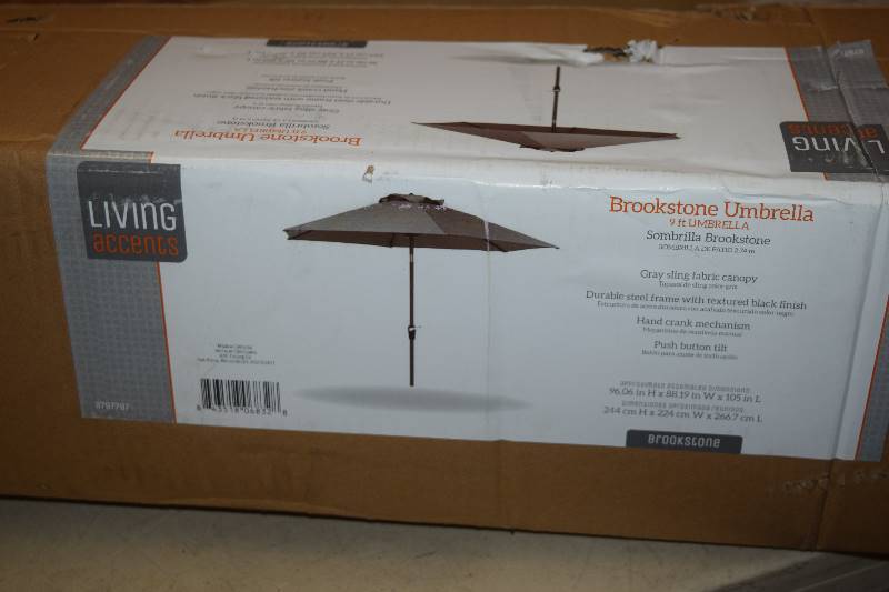 lot 18 image: Living Accents 9 Brookside Umbrella