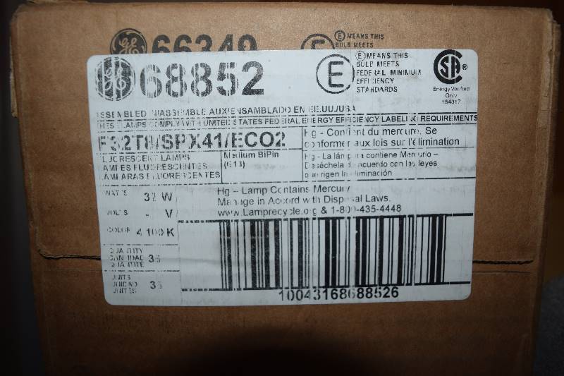 lot 36 image: Box of 36 GE Fluorescent Lamps