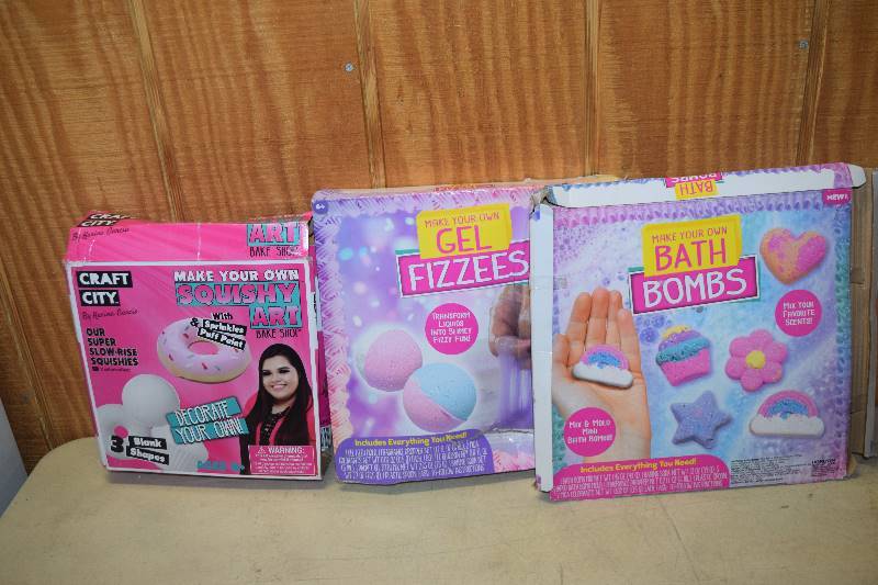 lot 132 image: Craft Kits