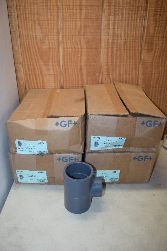lot 134 image: 20 PVC Reducing Tees