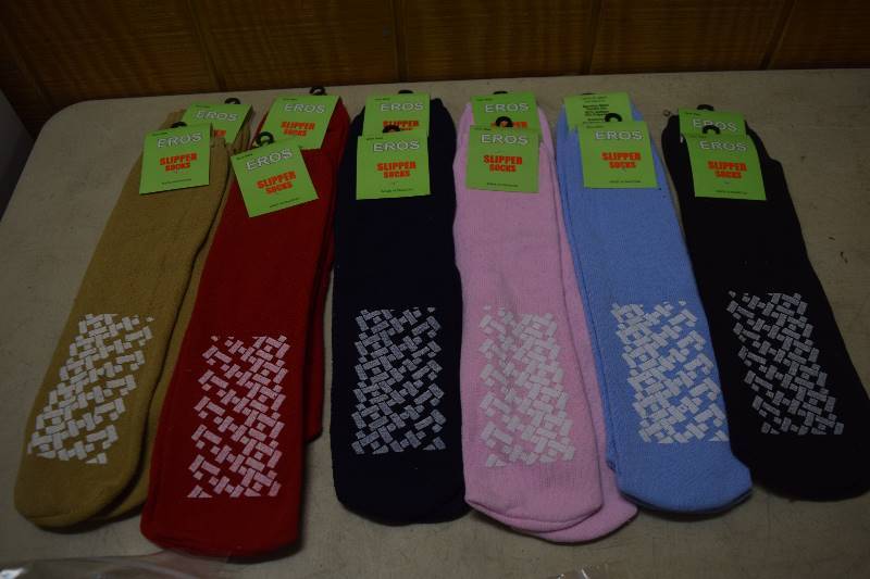 lot 152 image: 12 Pairs Eros Slipper Socks