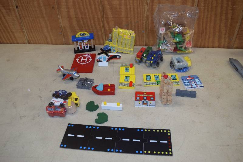 lot 208 image: Wooden Toys