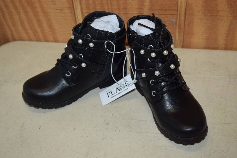 lot 201 image: Childrens Place Shoes