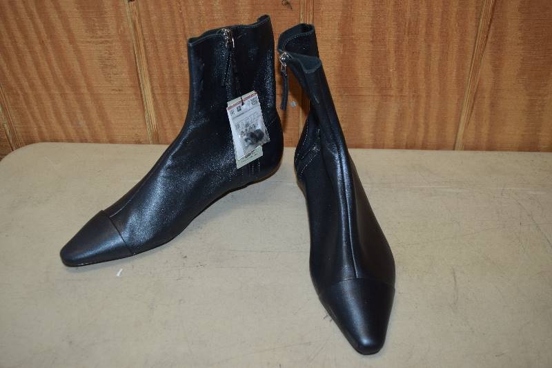 lot 204 image: Zara Woman Ankle Boots
