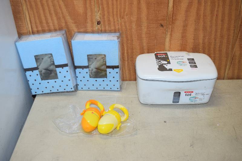 lot 264 image: Baby Items