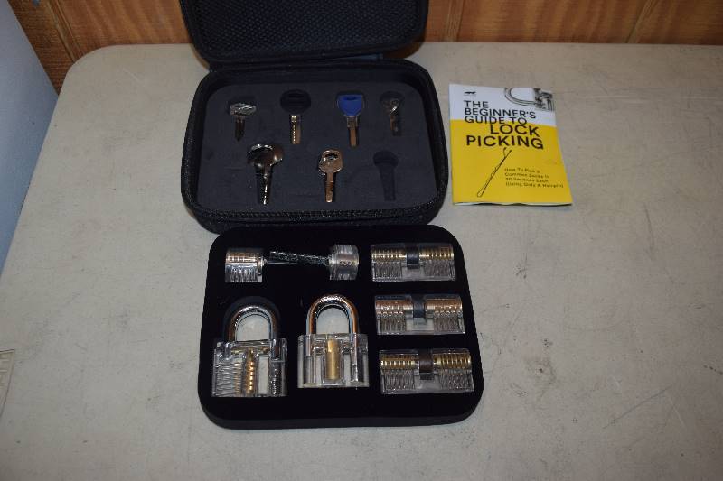 lot 289 image: Grey Fox Beginners Guide to Lock Picking Kit
