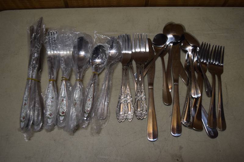 lot 350 image: Flatware