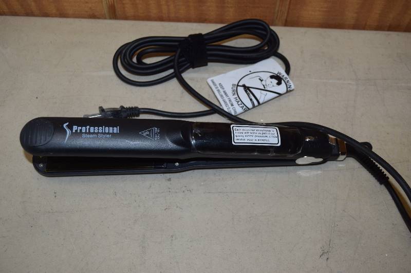 lot 372 image: Professional Steam Styler