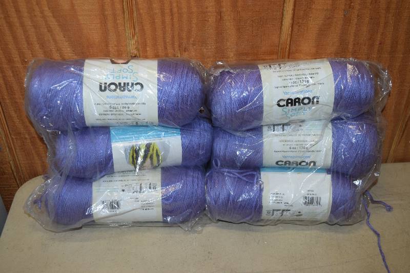 lot 381 image: 6 Skeens Caron Simply Soft Yarn