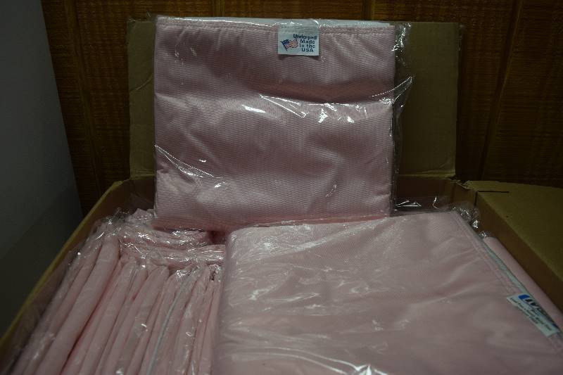 lot 390 image: 24 Underpads