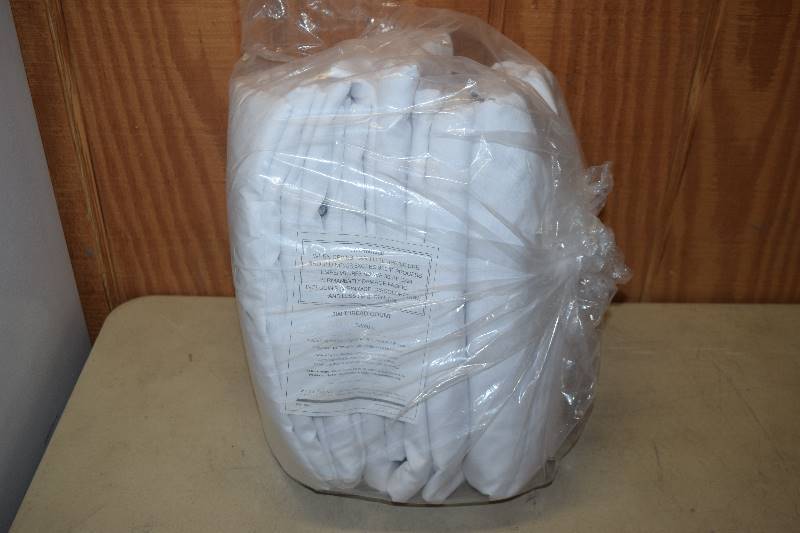 lot 392 image: 6 West Point White Fitted Sheets
