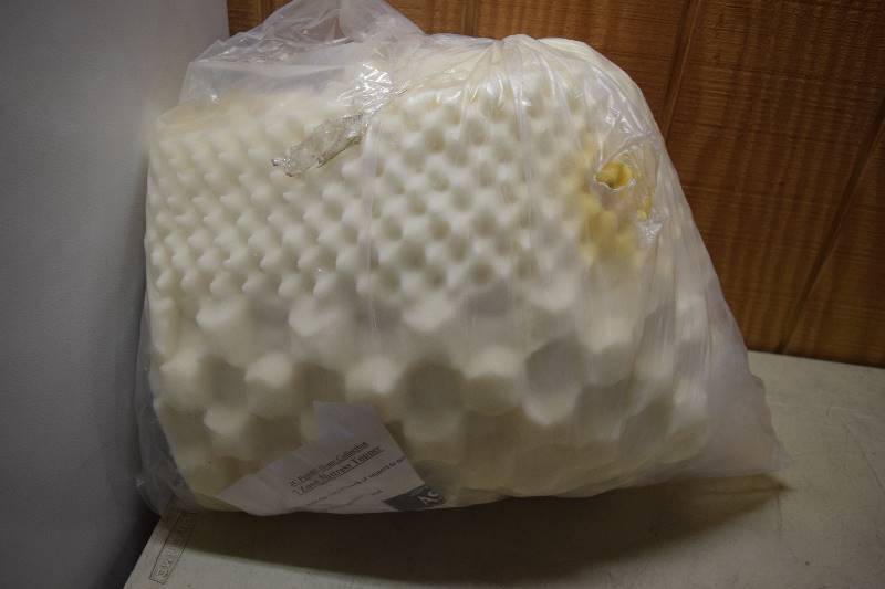 lot 393 image: 7 Zone Mattress Topper