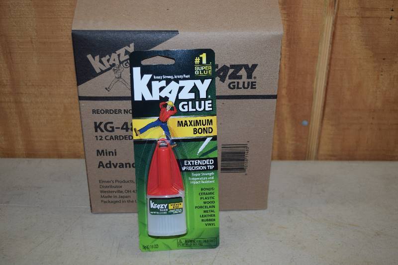 lot 449 image: 12 Tubes Krazy Glue