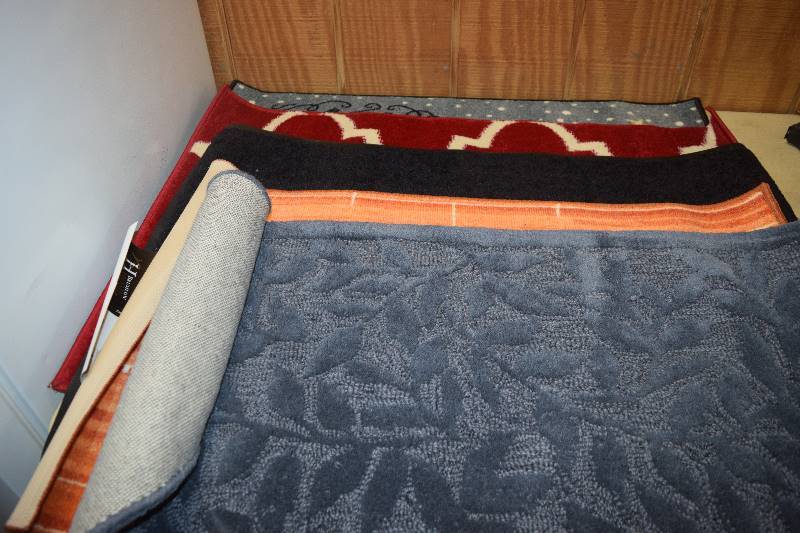 lot 465 image: 5 Rugs