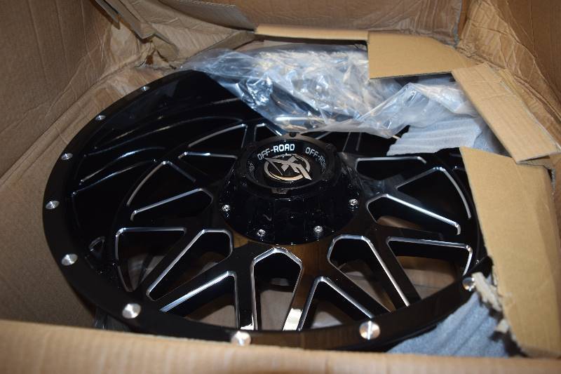 lot 472 image: XF Offroad XF-211 Gloss Black Milled Wheel