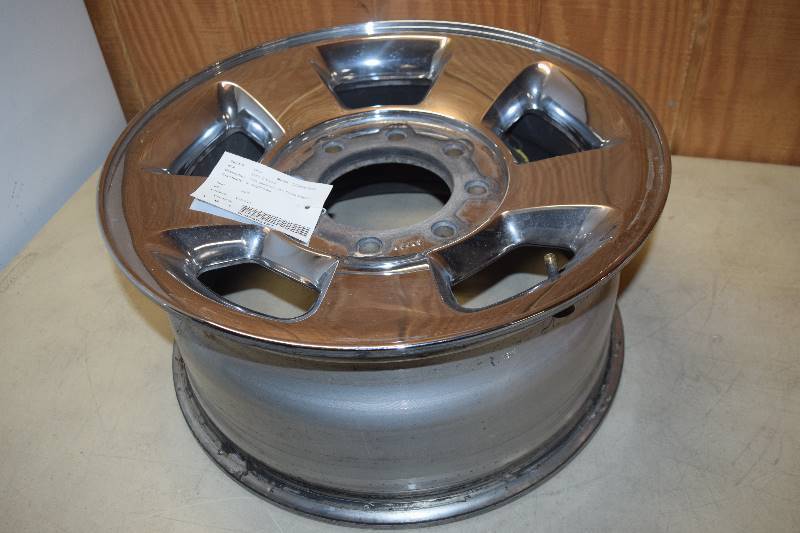 lot 476 image: Dodge 2500 Wheel