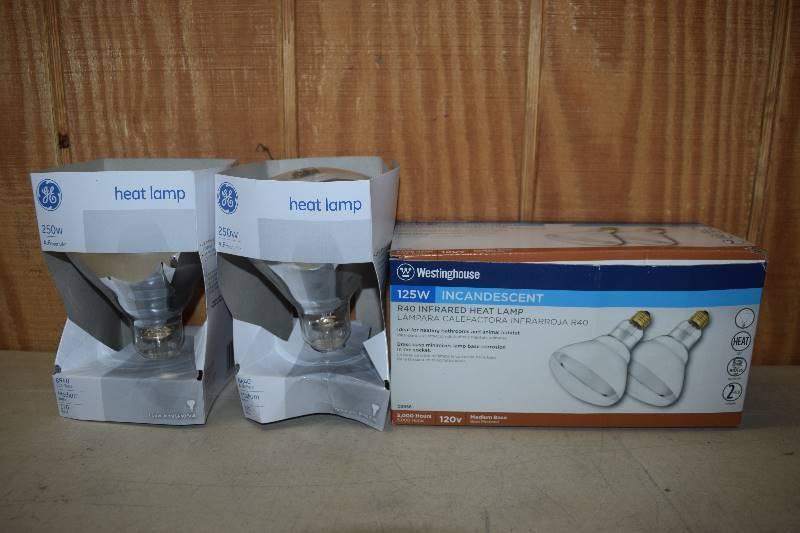 lot 477 image: 4 Heat Lamps
